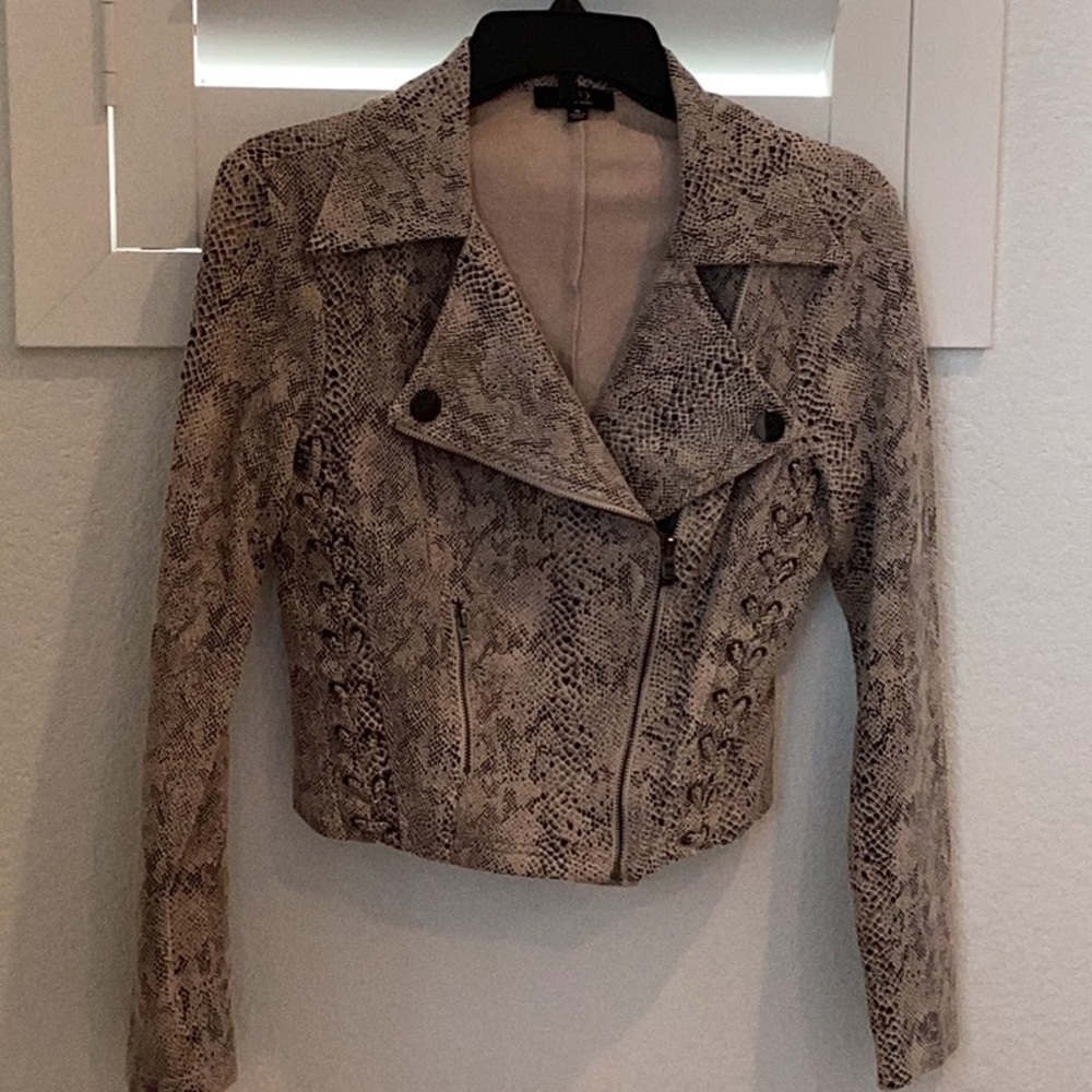 Privy women’s snake skin pattern jacket, size medium